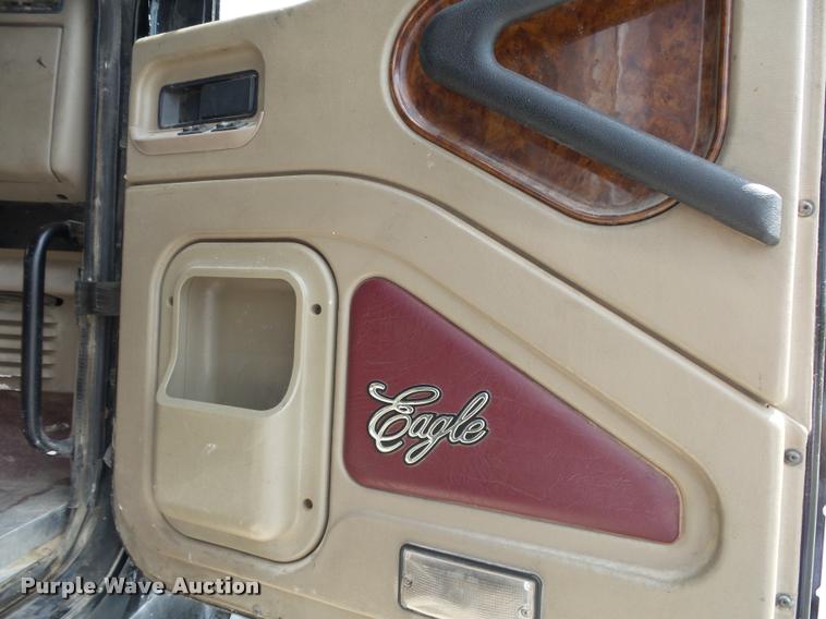 image for item K1146 2007 International 9400i semi truck