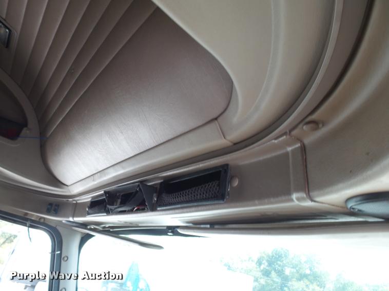 image for item K1146 2007 International 9400i semi truck