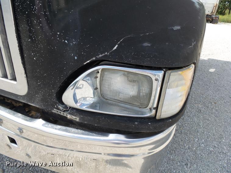 image for item K1146 2007 International 9400i semi truck