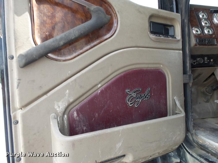 image for item K1146 2007 International 9400i semi truck