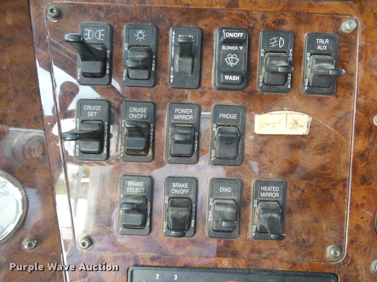 image for item K1146 2007 International 9400i semi truck