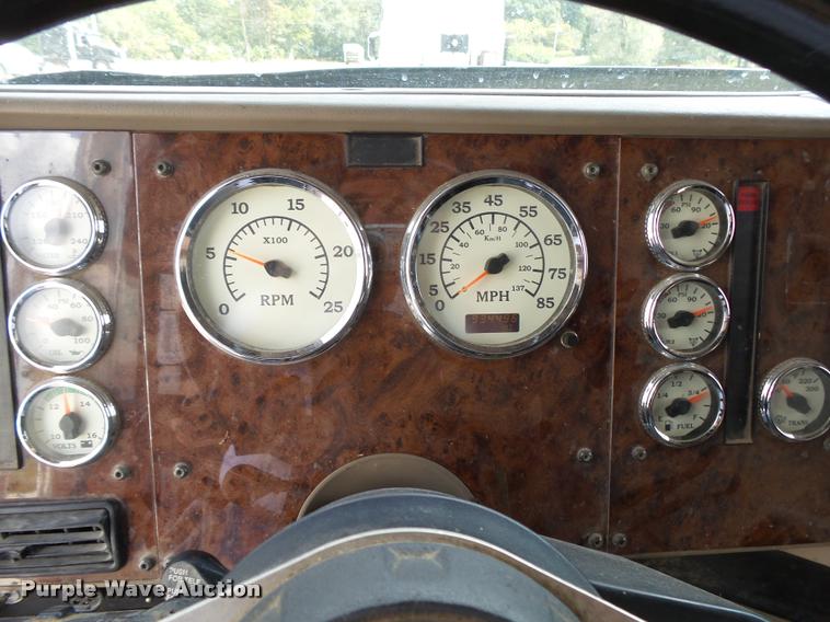 image for item K1146 2007 International 9400i semi truck