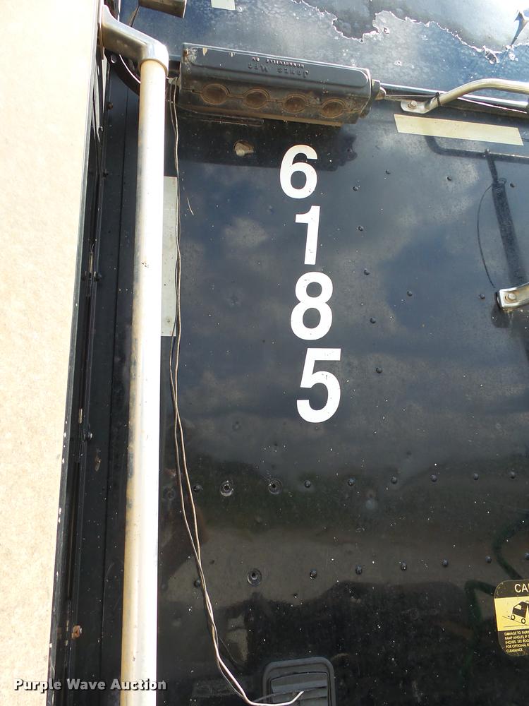 image for item K1146 2007 International 9400i semi truck