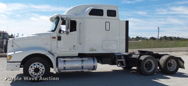 image for item K1147 2006 International 9400i semi truck
