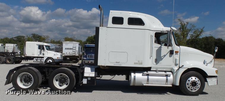 image for item K1147 2006 International 9400i semi truck