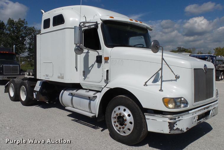 image for item K1147 2006 International 9400i semi truck