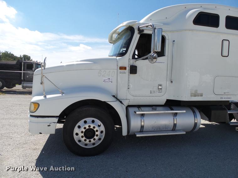 image for item K1147 2006 International 9400i semi truck