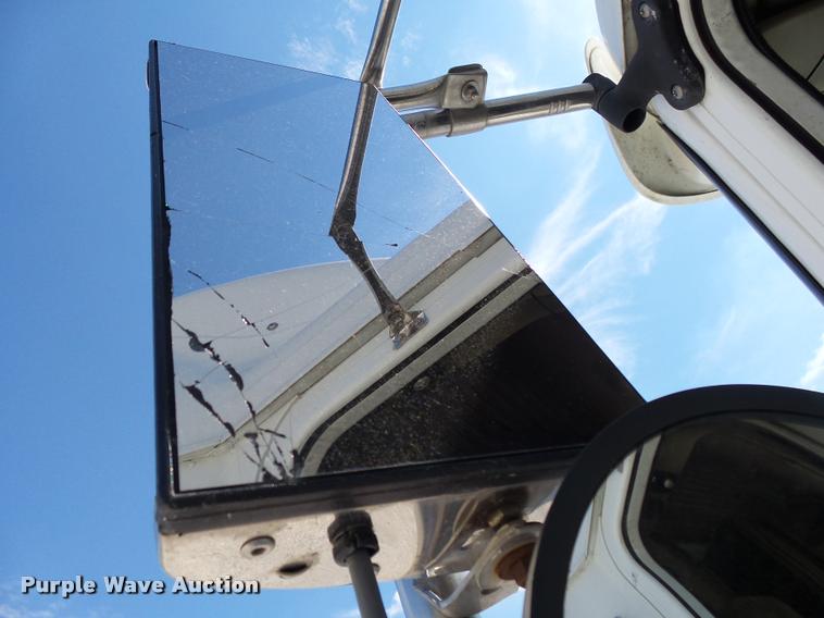 image for item K1147 2006 International 9400i semi truck