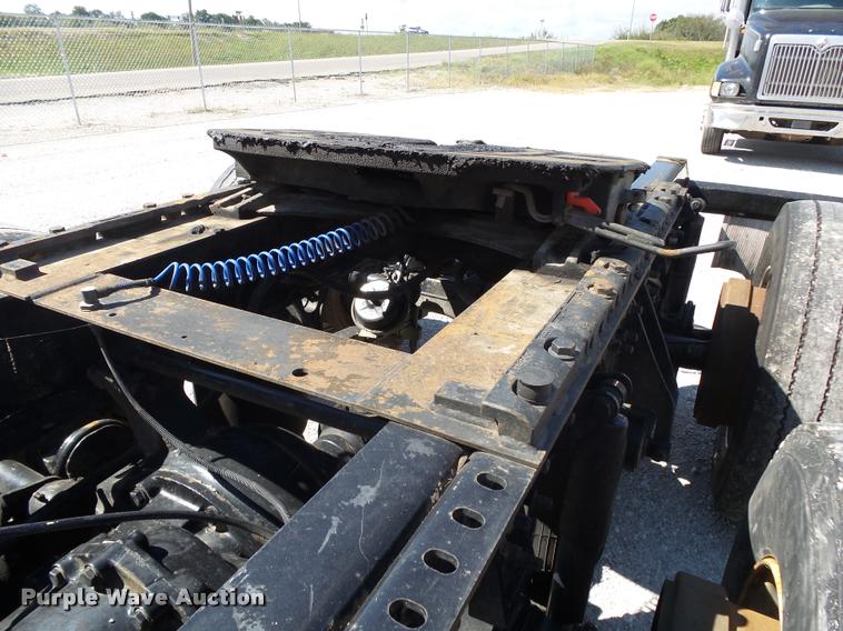 image for item K1147 2006 International 9400i semi truck