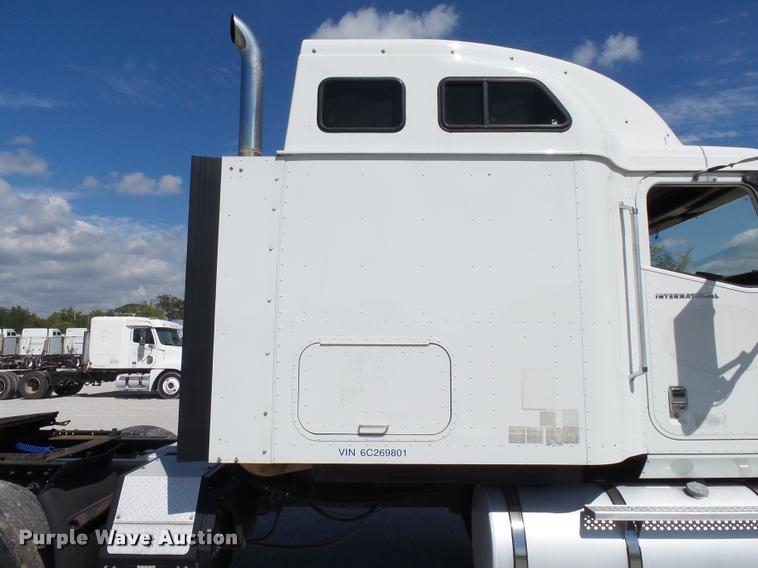image for item K1147 2006 International 9400i semi truck