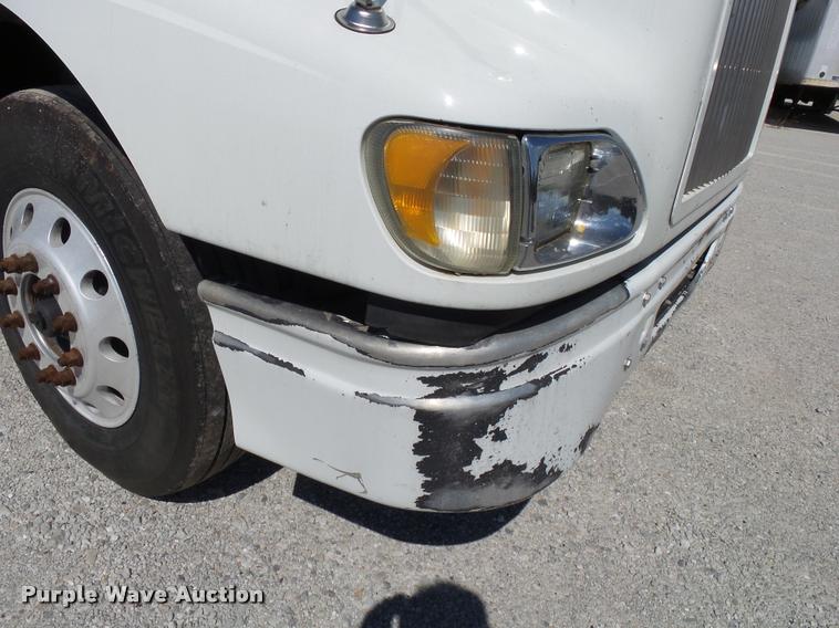 image for item K1147 2006 International 9400i semi truck