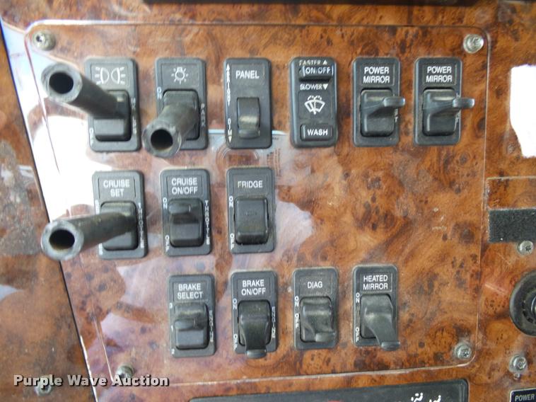 image for item K1147 2006 International 9400i semi truck