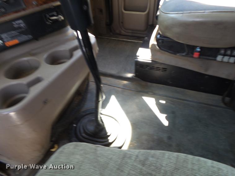 image for item K1147 2006 International 9400i semi truck