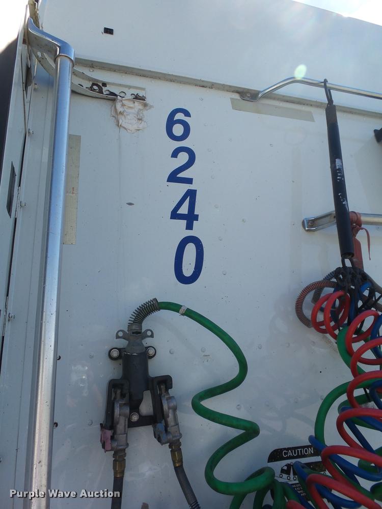 image for item K1147 2006 International 9400i semi truck