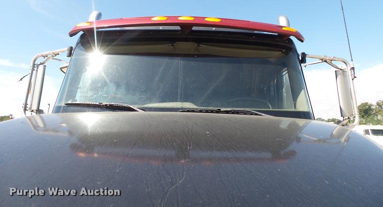 image for item K1148 2007 International 9400i semi truck