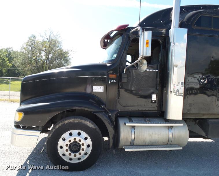 image for item K1148 2007 International 9400i semi truck