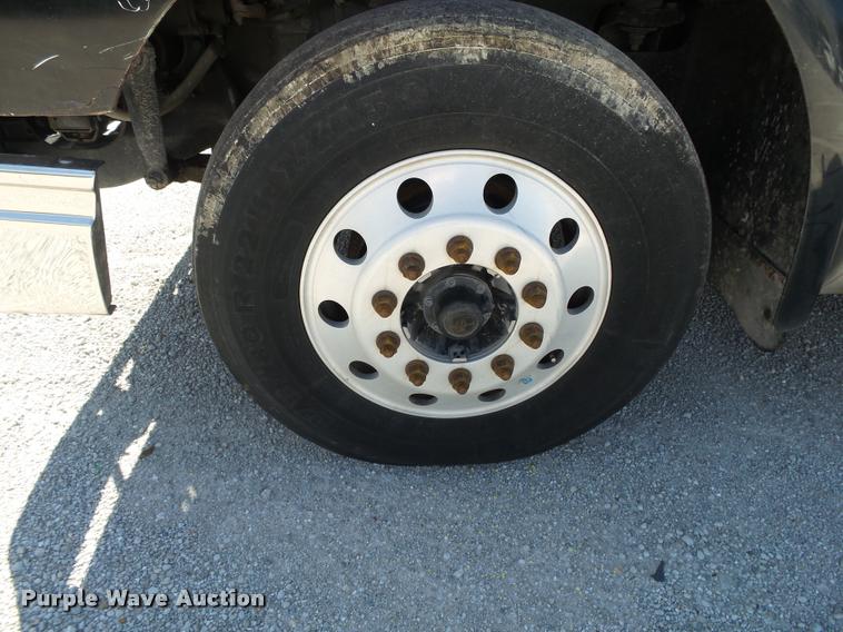 image for item K1148 2007 International 9400i semi truck