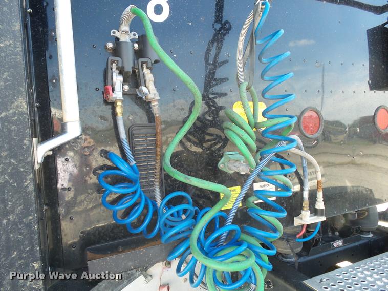 image for item K1148 2007 International 9400i semi truck