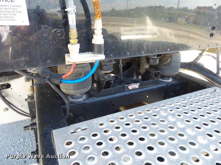 image for item K1148 2007 International 9400i semi truck