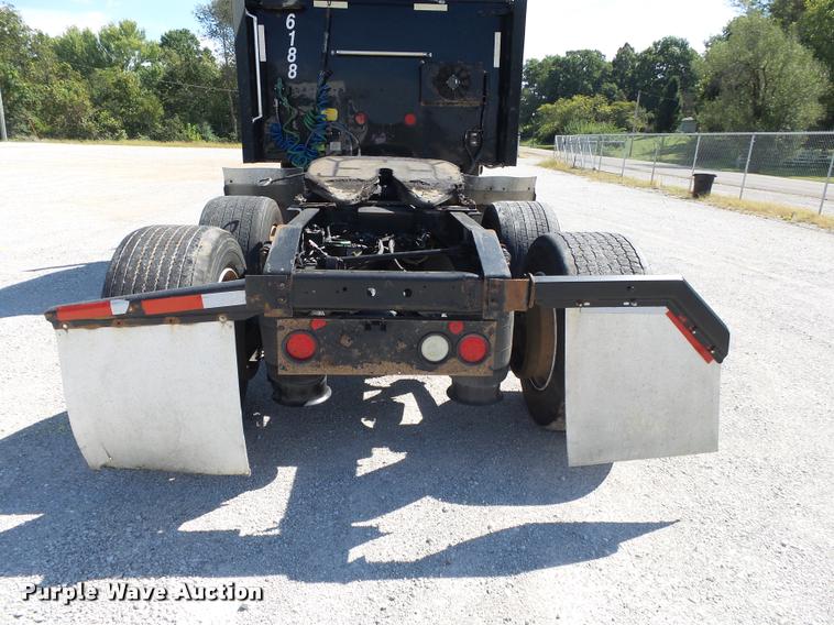 image for item K1148 2007 International 9400i semi truck