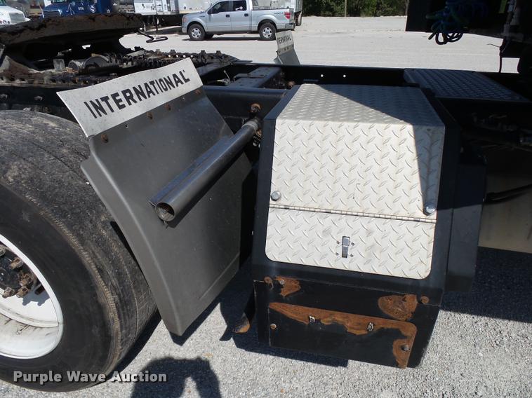 image for item K1148 2007 International 9400i semi truck