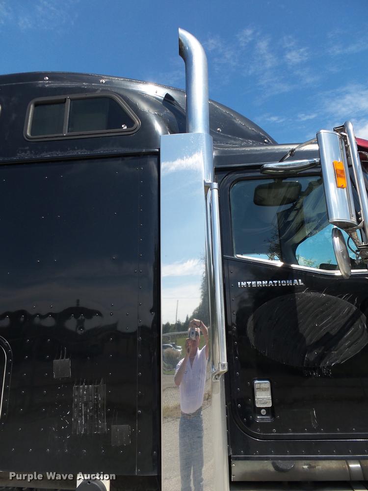 image for item K1148 2007 International 9400i semi truck