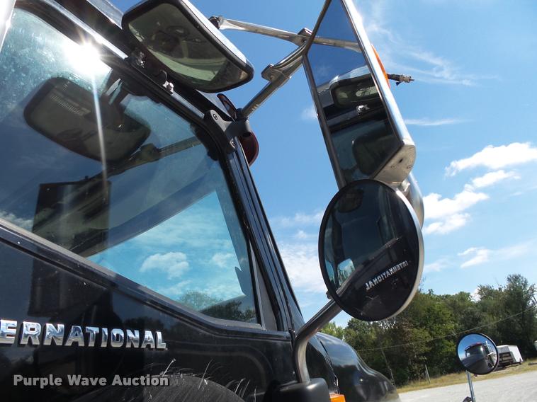 image for item K1148 2007 International 9400i semi truck