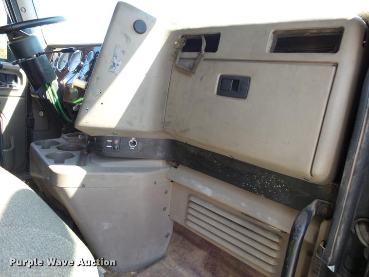 image for item K1148 2007 International 9400i semi truck