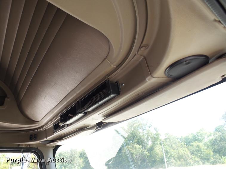 image for item K1148 2007 International 9400i semi truck