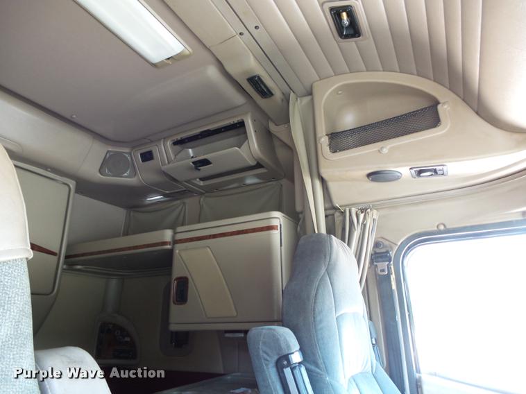 image for item K1148 2007 International 9400i semi truck