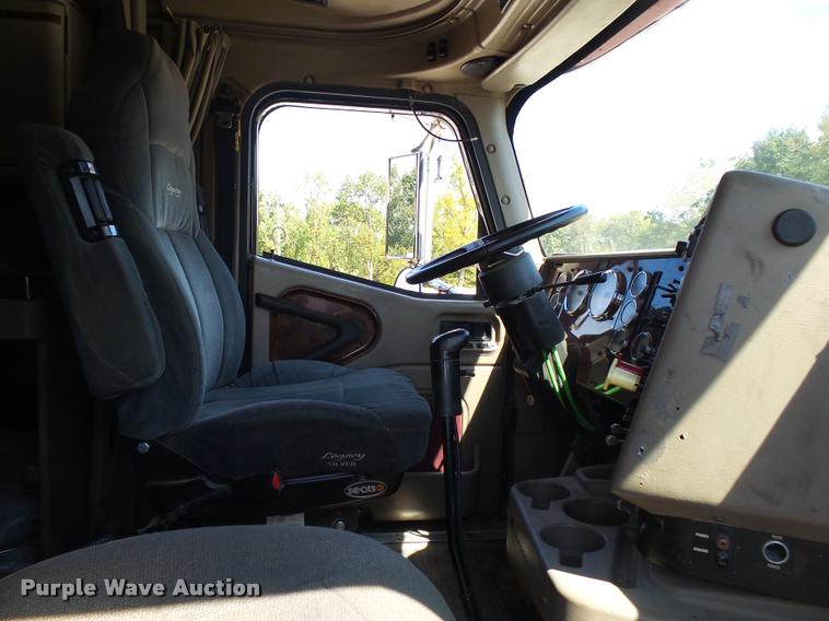 image for item K1148 2007 International 9400i semi truck