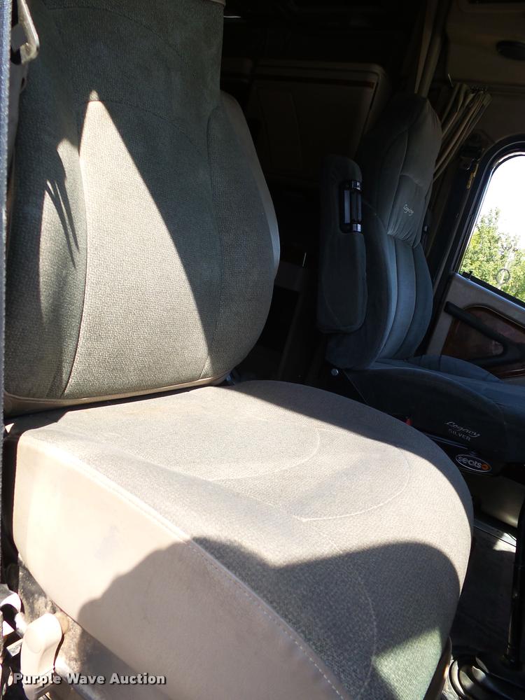 image for item K1148 2007 International 9400i semi truck