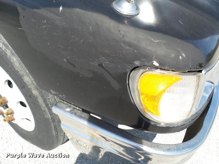 image for item K1148 2007 International 9400i semi truck