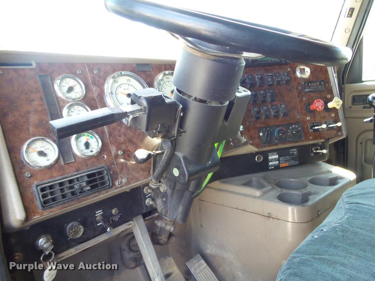 image for item K1148 2007 International 9400i semi truck