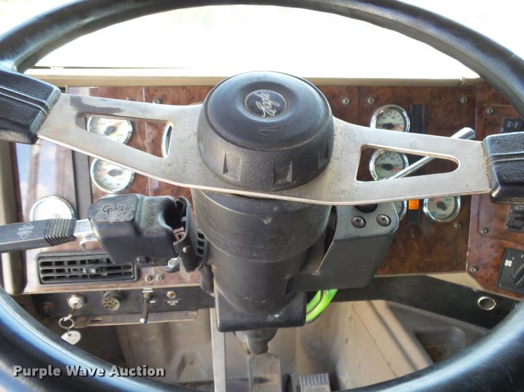 image for item K1148 2007 International 9400i semi truck