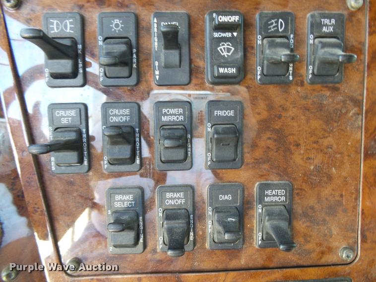 image for item K1148 2007 International 9400i semi truck