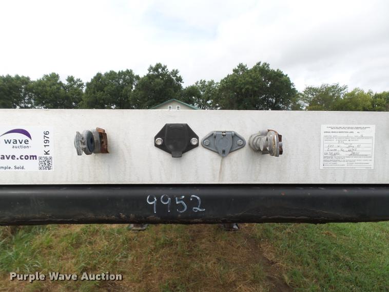 image for item K1976 2003 Transcraft Eagle II flatbed trailer