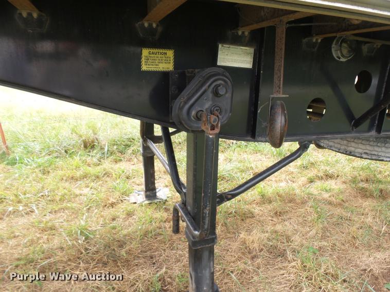 image for item K1976 2003 Transcraft Eagle II flatbed trailer