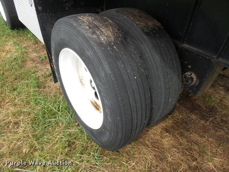 image for item K1976 2003 Transcraft Eagle II flatbed trailer