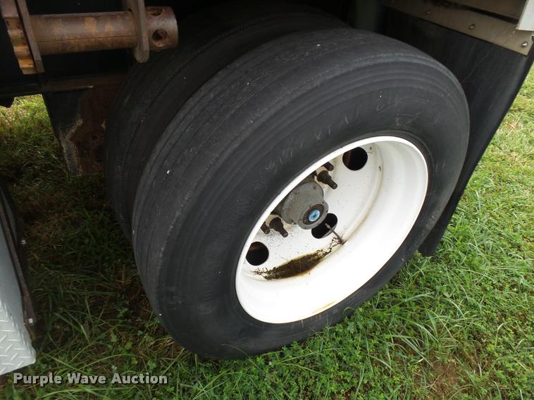 image for item K1976 2003 Transcraft Eagle II flatbed trailer