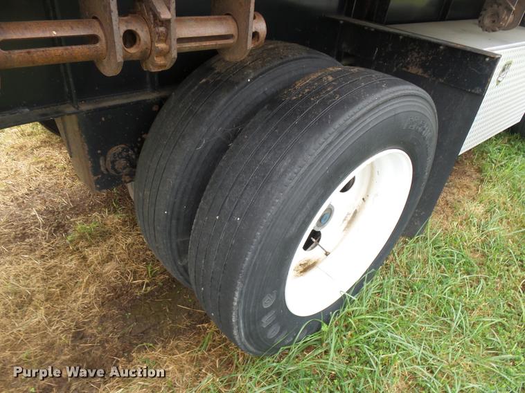 image for item K1976 2003 Transcraft Eagle II flatbed trailer