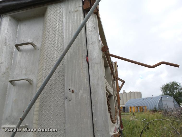 image for item K2059 1997 Travis 39FT end dump trailer