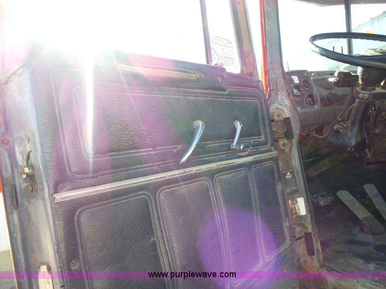 image for item K3115 1986 Mack Superliner RW613 semi truck