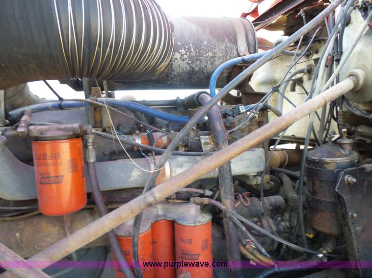 image for item K3115 1986 Mack Superliner RW613 semi truck