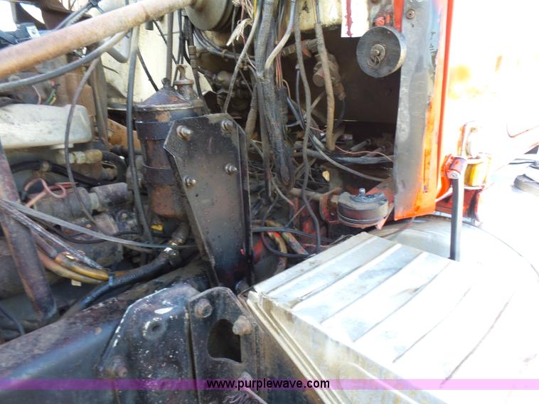 image for item K3115 1986 Mack Superliner RW613 semi truck