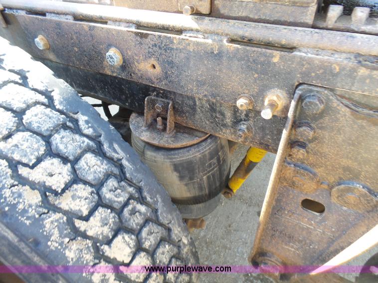 image for item K3115 1986 Mack Superliner RW613 semi truck