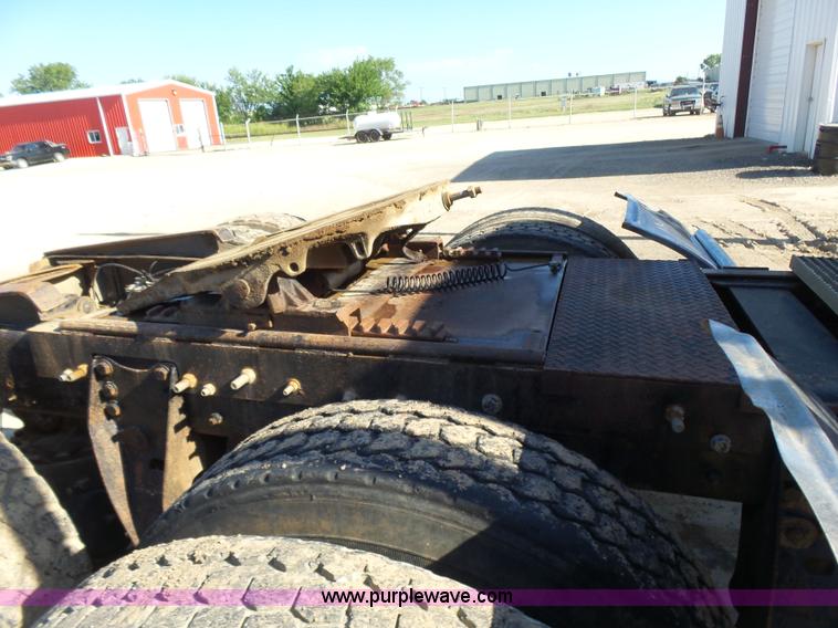 image for item K3115 1986 Mack Superliner RW613 semi truck