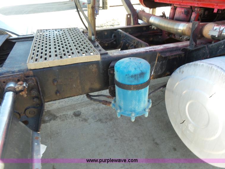 image for item K3115 1986 Mack Superliner RW613 semi truck