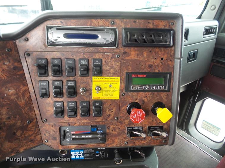 image for item K3519 1998 International Eagle 9400 semi truck