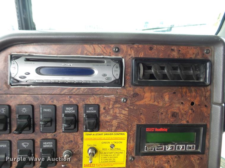 image for item K3519 1998 International Eagle 9400 semi truck